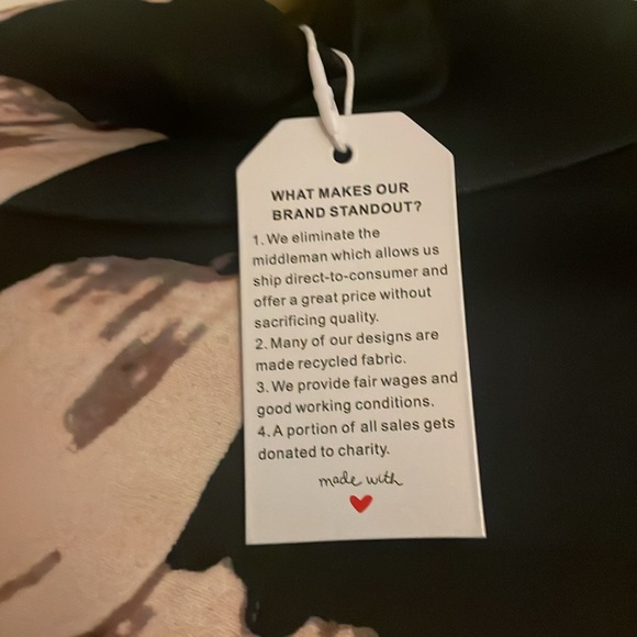 Medium high collar black top. - Picture 3 of 3